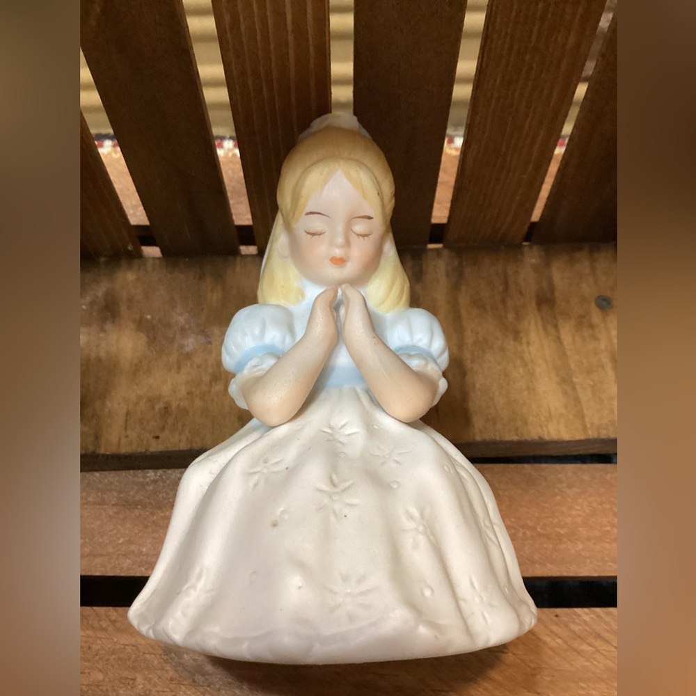 Enesco First Communion Praying Little Girl Figurine in White Dress 1987